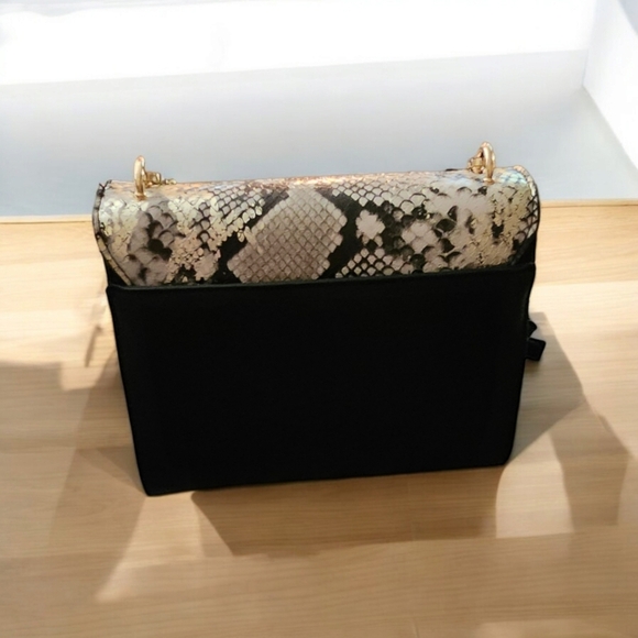 NWT INC International Concepts Sibbell Crossbody Bag Gold Snake/Black 2 PC set - Picture 4 of 15